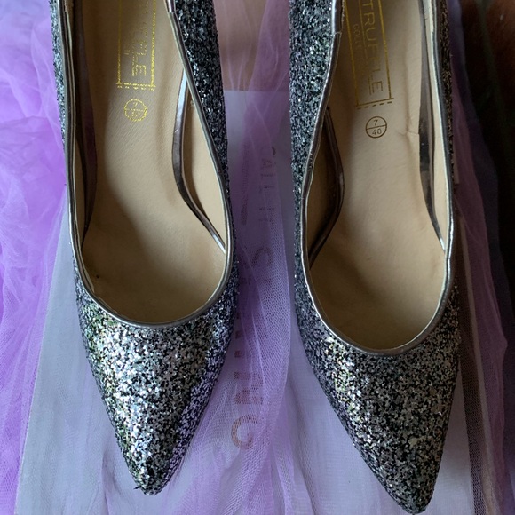 💥NIB Silver Glitter High Heel Pumps - Picture 3 of 4